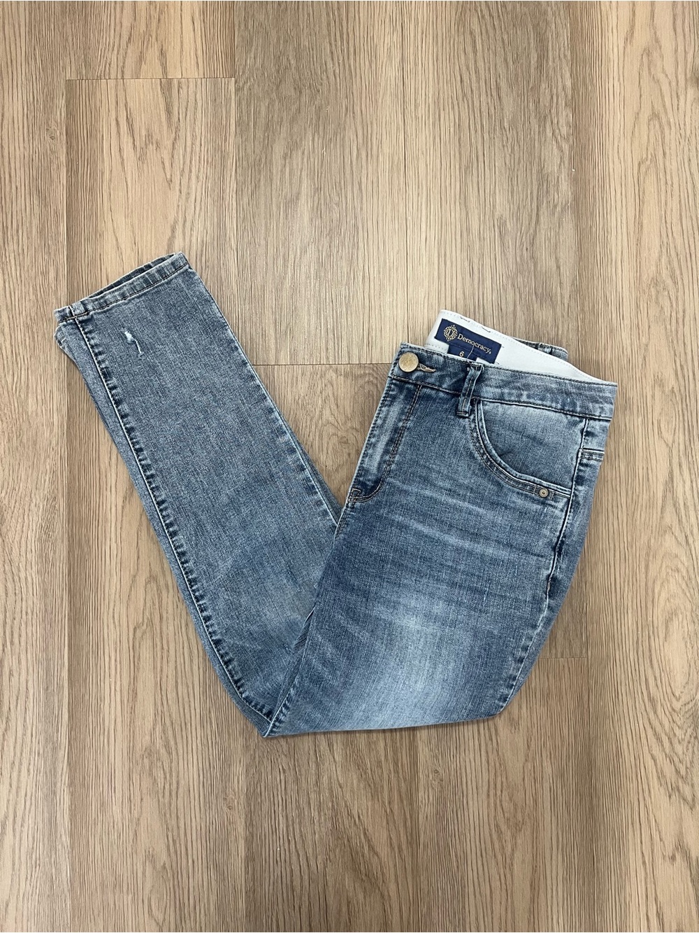 Democracy Ab Solution Distressed Straight Leg Cropped Jeans Size 6